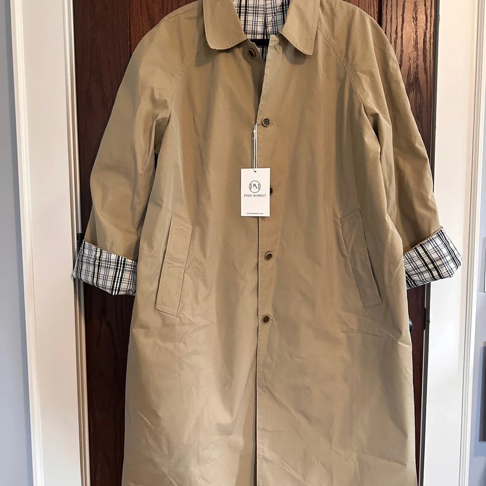 Pixie Market Reversible Khaki Trench Coat with Plaid Lining & Cuff Detail - Picture 2 of 9